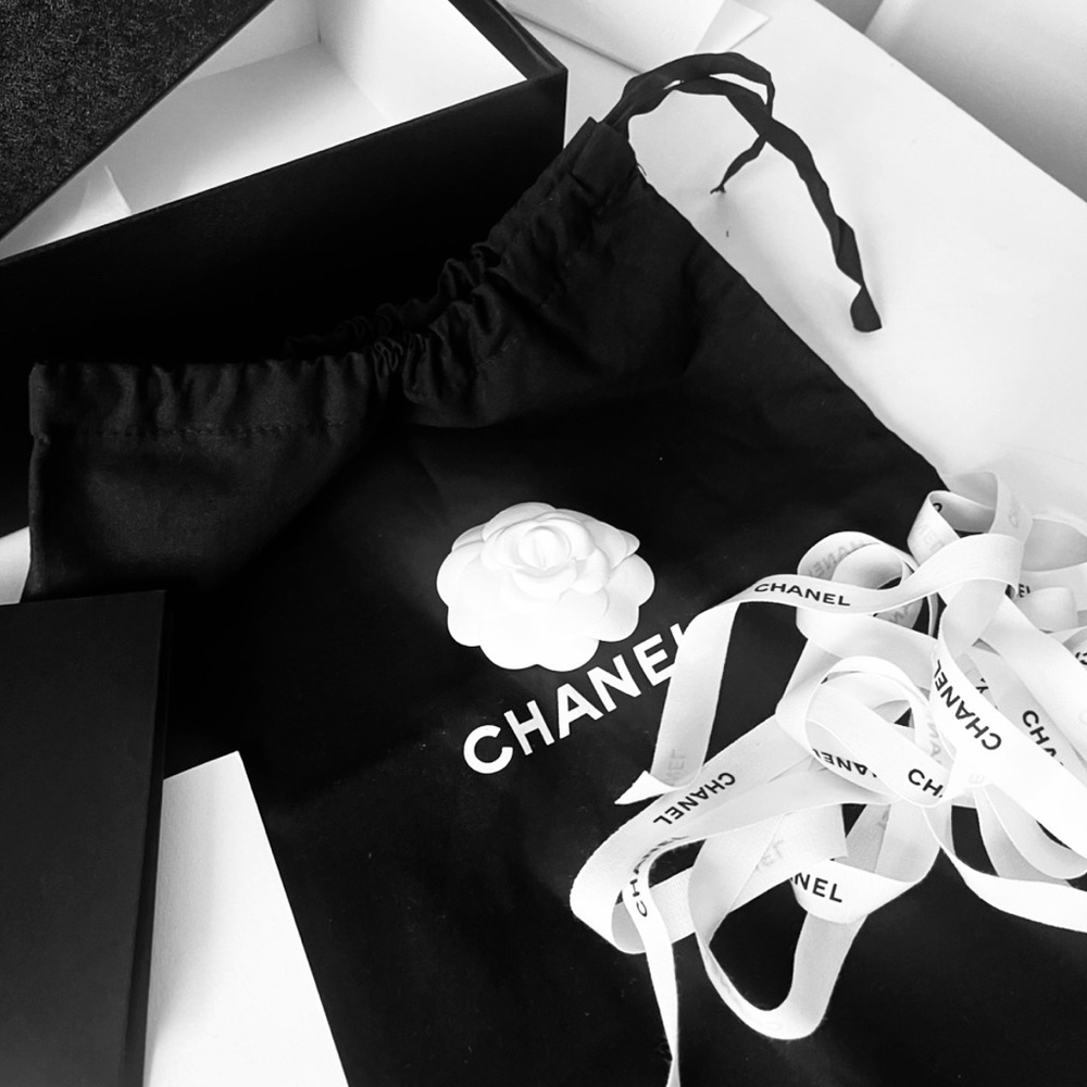 CHANEL 2 pouches, Camellia flower, Ribbon and gift bags